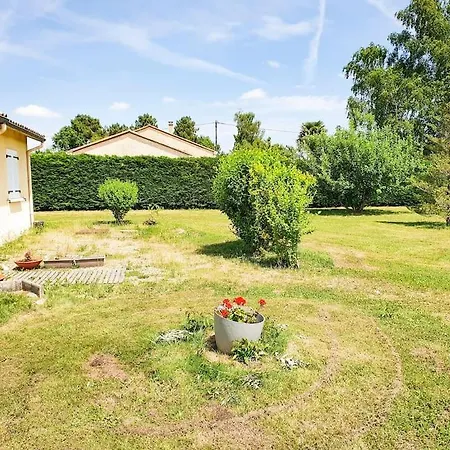 Maison Lapatou بيت للعطل